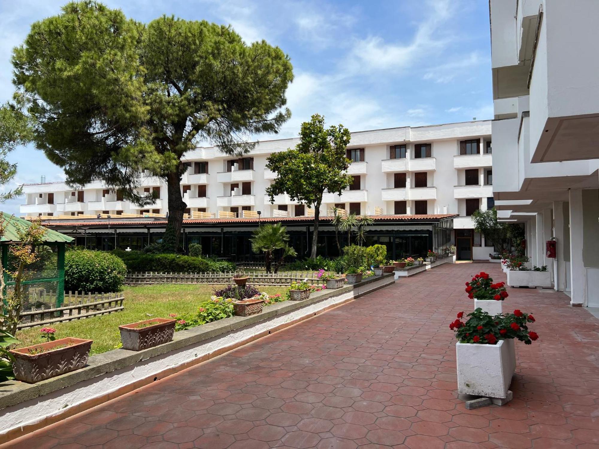 Eraora Hotel Village Battipaglia Esterno foto